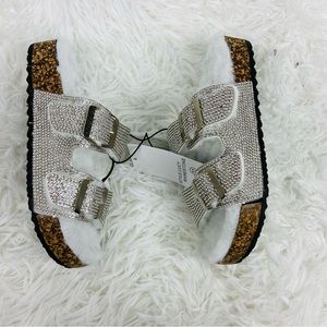 NWT EPIC STEP Lucy silver fur lined rhinestone girls buckle slides size 11